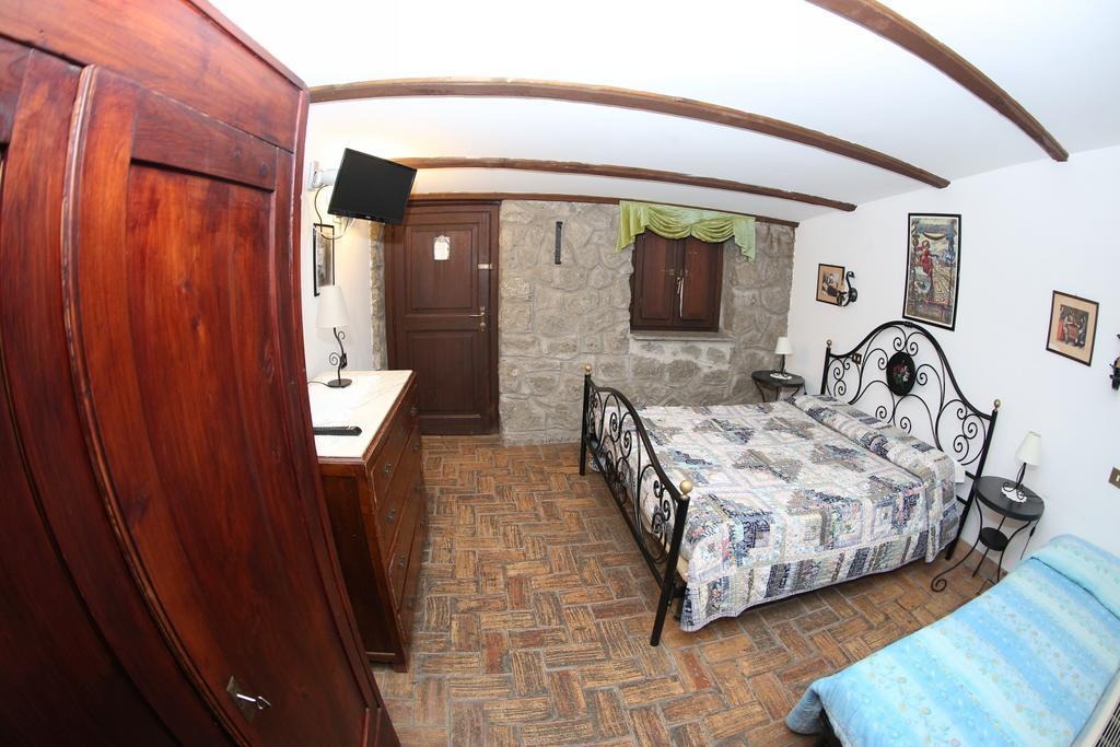 Agriturismo Monte Due Torri ジェンツァーノ・ディ・ローマ エクステリア 写真