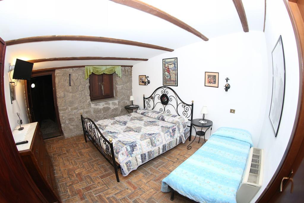 Agriturismo Monte Due Torri ジェンツァーノ・ディ・ローマ エクステリア 写真